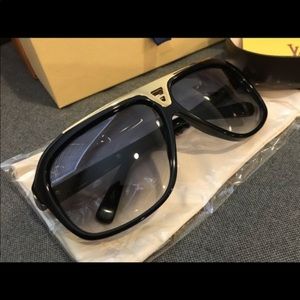 Louis Vuitton LV Evidence sunglasses